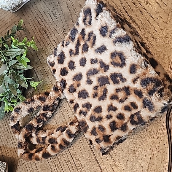 Faux fur leopard tote NWOT - Picture 6 of 6